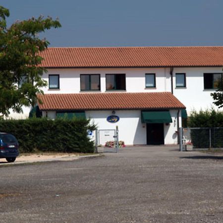 Hotel Lory Ficarolo Extérieur photo